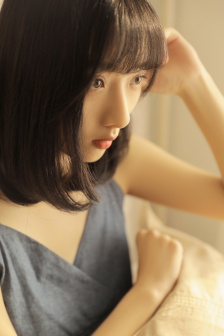 女生超短裙穿搭